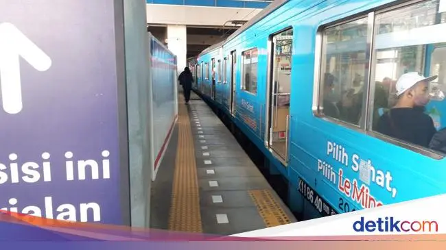  Anker Dukung Tangga Tambahan Dibangun: Stasiun Manggarai Kayak Train to Busan 