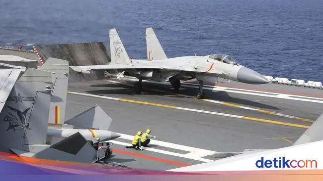 Deretan Jet Canggih dan Kapal Perang China yang Gertak Taiwan